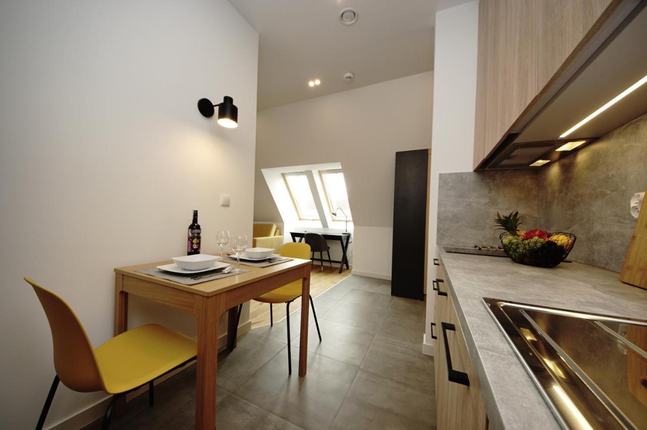Bh Properties, Apartamenty Teatr Wybrzeze Srodmiescie Danzig Exterior foto
